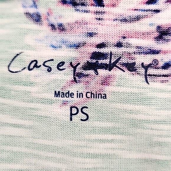 Casey & Key Palm Tree Printed Top Women's size PS Sleeveless Round Neck into a V - Picture 6 of 8